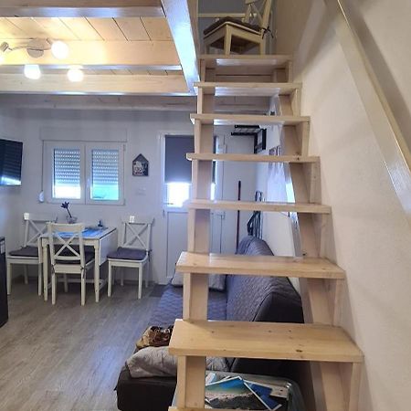 Studio Apartman Loreta Cres Exterior foto